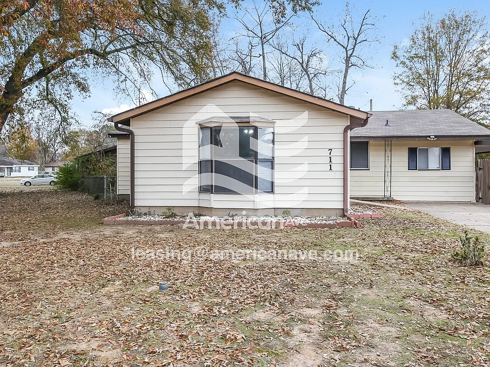 711 Greendale Dr