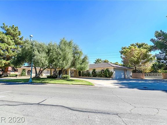 3rd image of 209 Dalmatian Ln