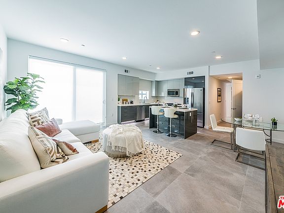 3rd image of 214 S Westmoreland Ave #3