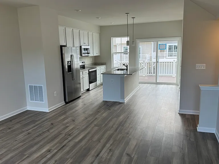 350 Watercourse Dr #1 — Photo 2