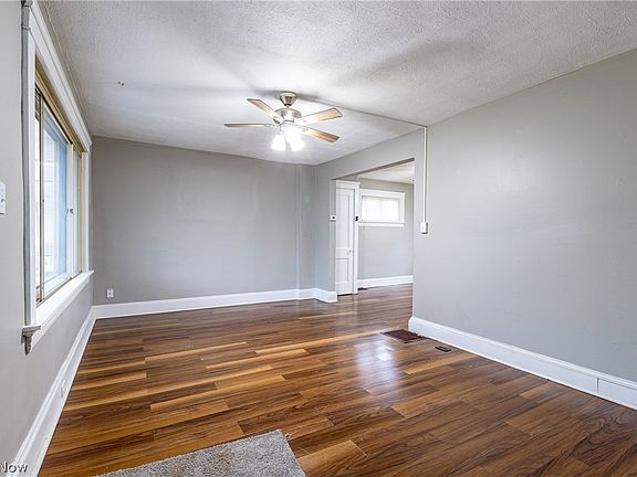 4th image of 3356 W 91st St