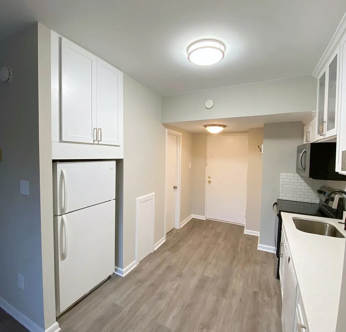 Studio, 464 sqft, $1,550 — Photo 3