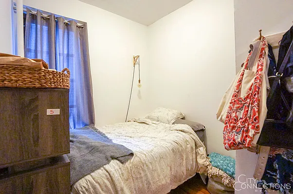 Rented by City Connections Realty | media 18