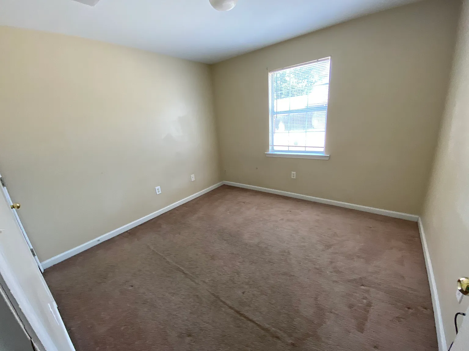 Creekside Apartments — Photo 4