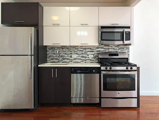 Rented by Kahen Properties | media 18