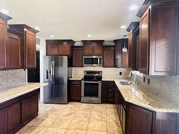 2nd image of 2533 W 21st Pl