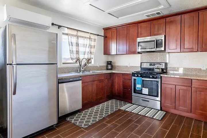 7460 Barbara Ln — Photo 12