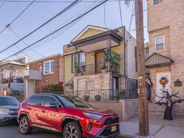 4616 Meadowview Avenue image 2 of 29