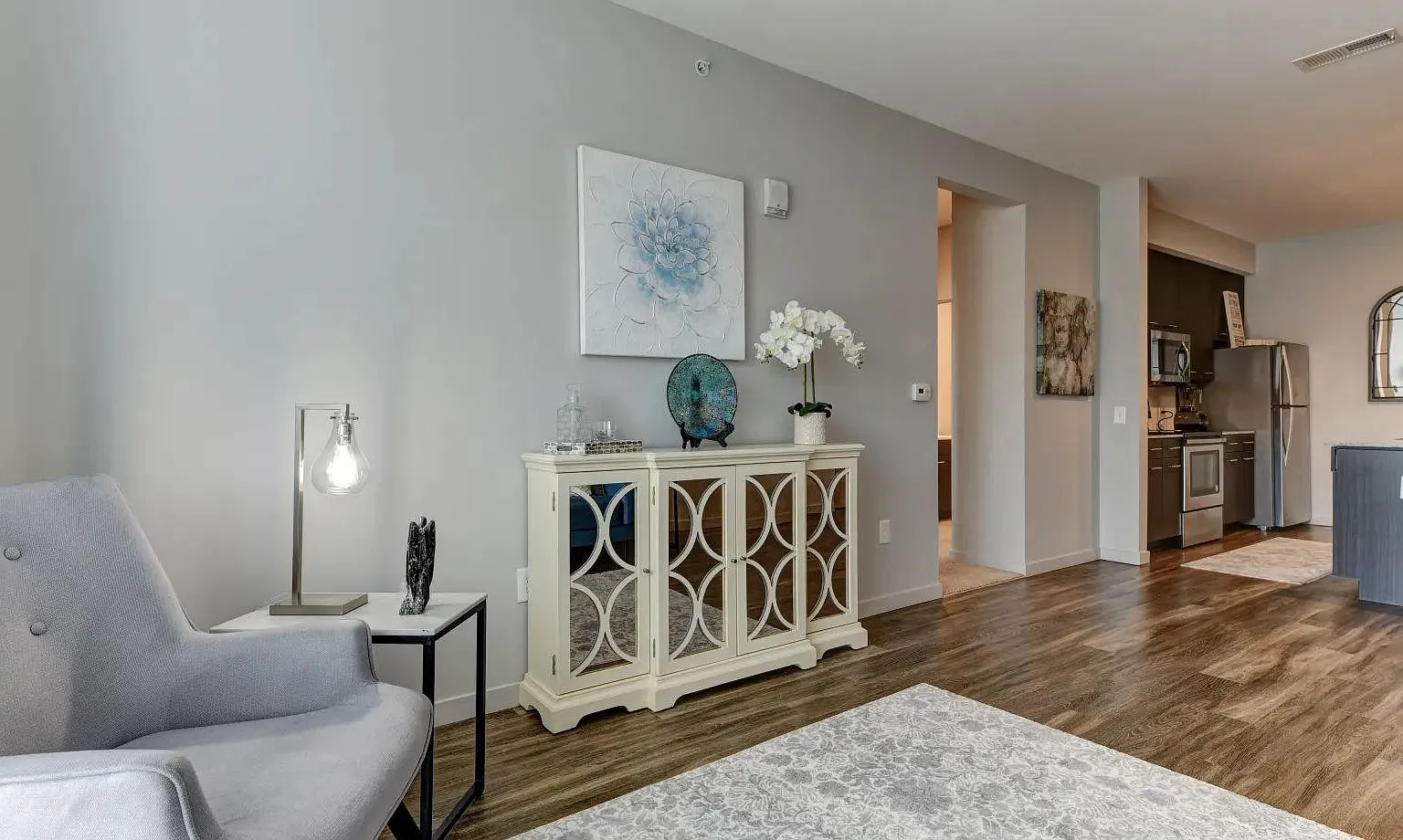 Broadway Station Apartments — Photo 4