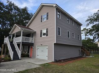 158 NW 4th St, Oak Island, NC 28465