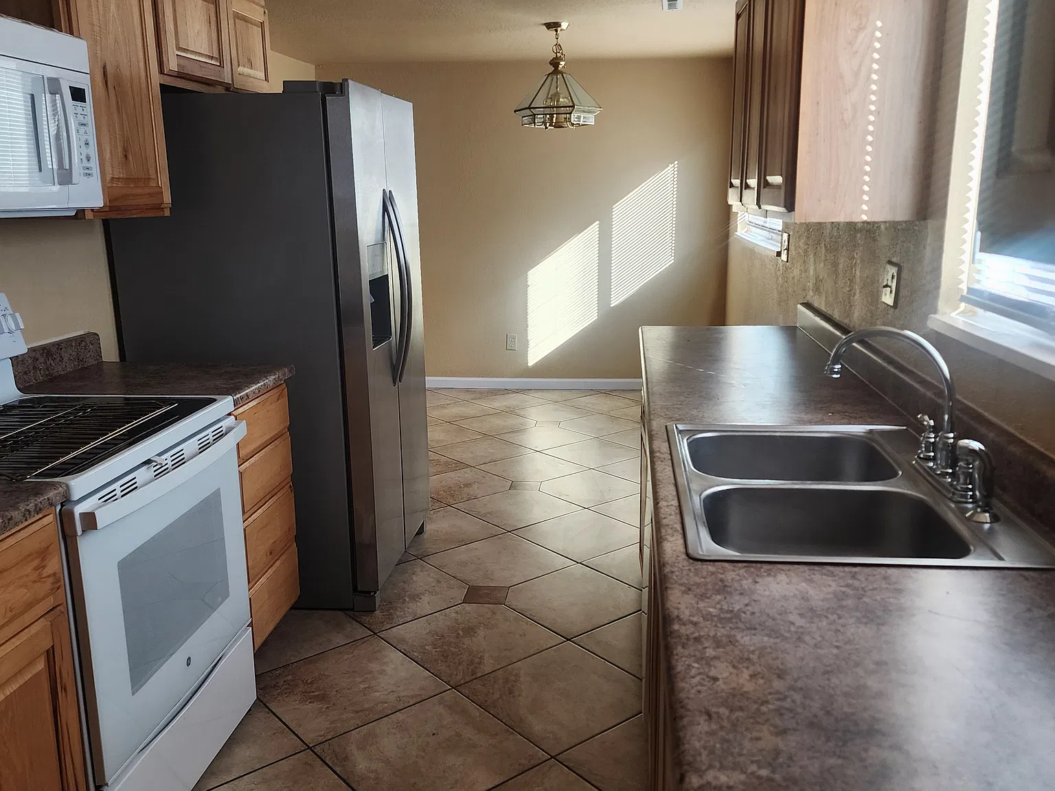 3717 Azalea St — Photo 3