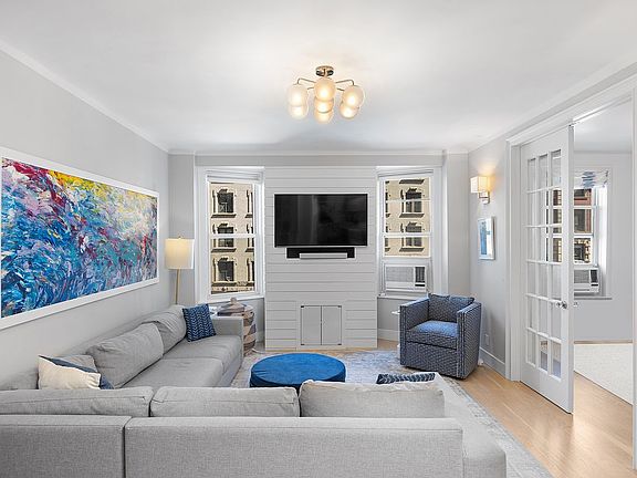 2nd image of 302 W 79th St #5CF