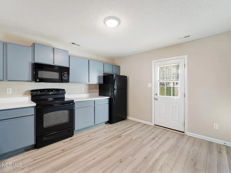 957 W Pueblo Dr — Photo 5