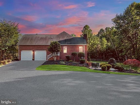 5th image of 111 Peacock Station Dr