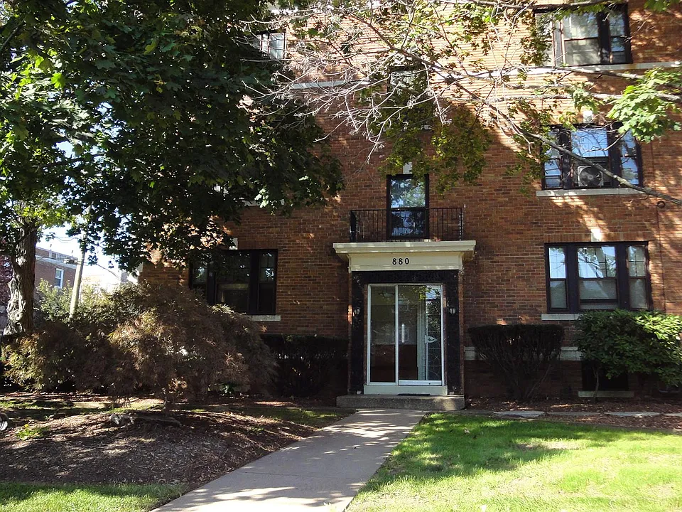 12 Robin Rd