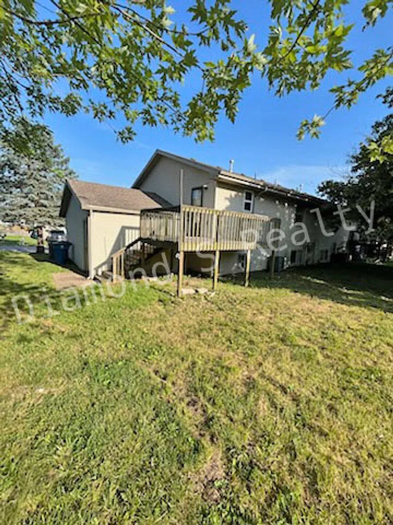 1204 Flora Street - A — Photo 4