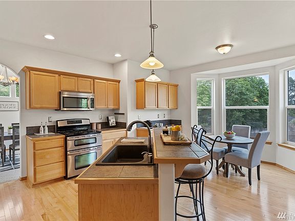 5th image of 13915 London Ln