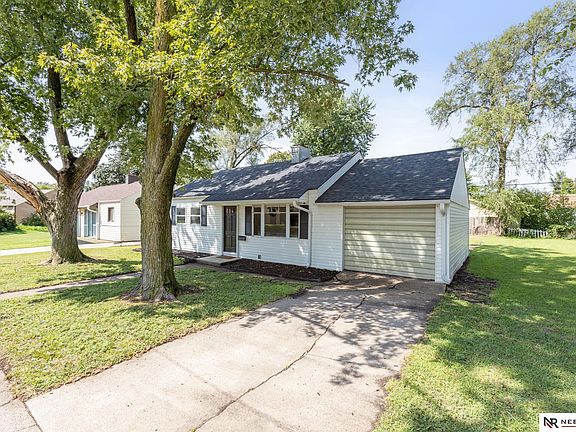 2nd image of 2127 Hickory Ln
