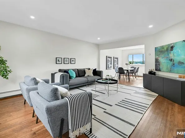 41A Edgewater Pl, Edgewater, NJ 07020