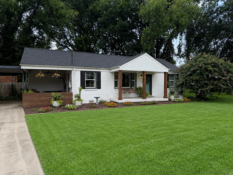 2201 Sandra Dr