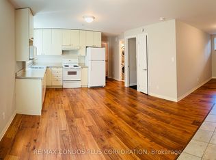 5 35th St #BASEMENT, Toronto, ON M8W3J6