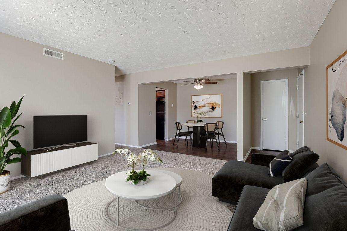 Omaha, NE Evergreen Terrace Apartments | 11A | Living