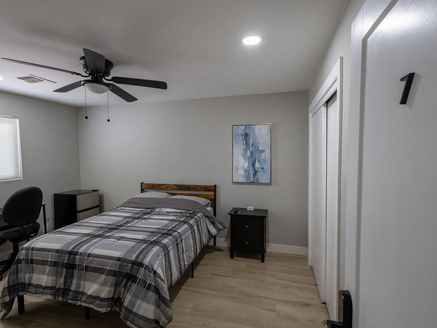 4 bed, 3.0 bath, 1600 sqft, $1,269 — Photo 1
