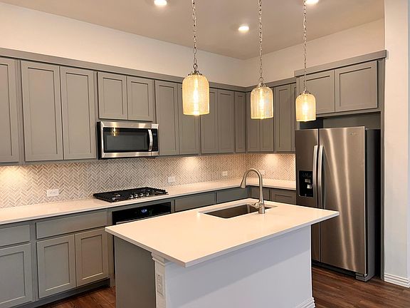 4th image of 1054 Old Rosebud Dr #0