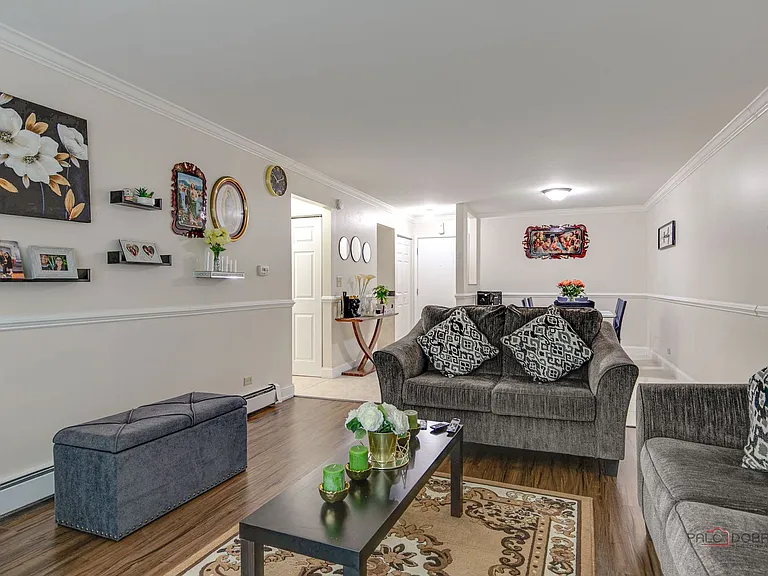 Orchard Apartments — Photo 9