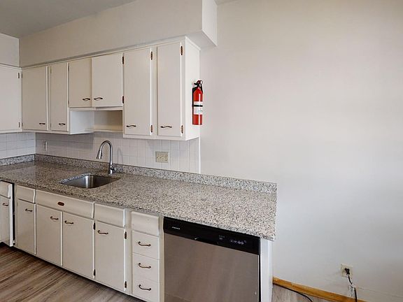 5th image of 200 W 36th St #1