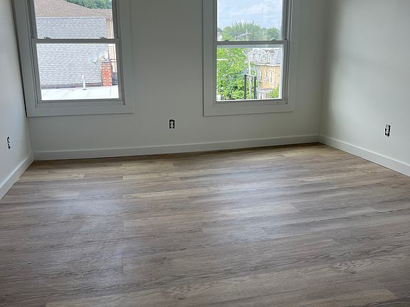 3rd image of 191 Ashburton Ave #3