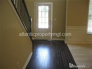 2nd image of 815 Westmoreland Ln