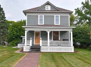 506 W Welsh St, Williamsburg, IA 52361
