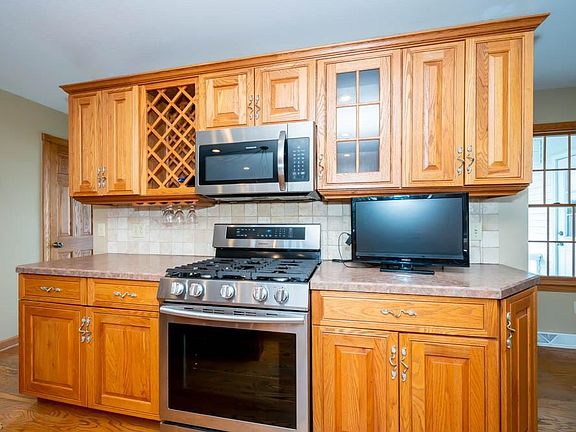 5th image of 120 Longview Cir