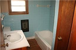 2nd image of 4708 Indiana Ave #B