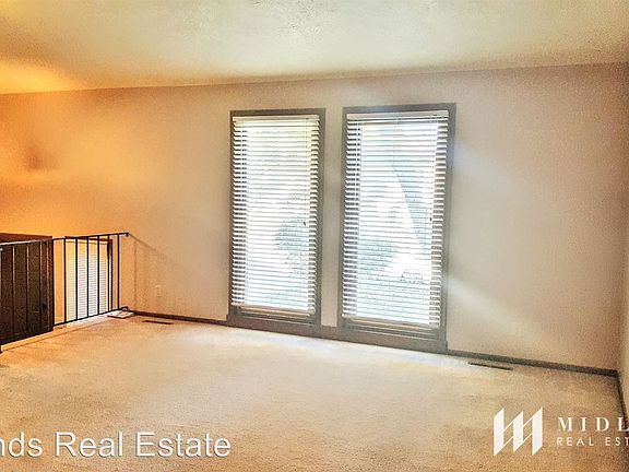 3rd image of 2603 Jack Pine St
