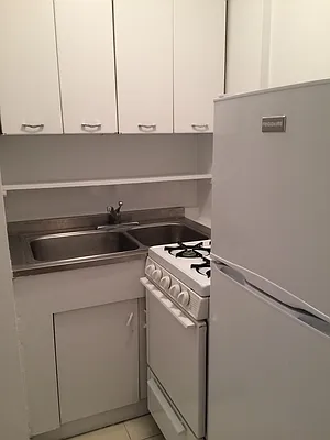 Rented by Acacia Realty | media 6