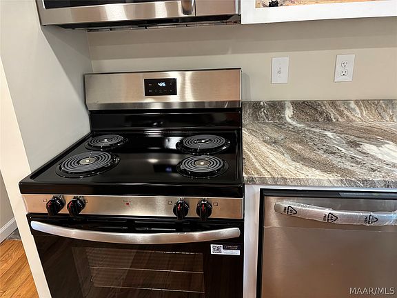 4th image of 924 Peachtree St