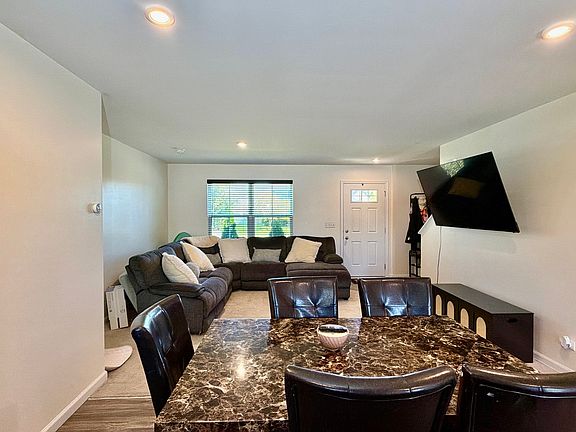 4th image of 1907 Carriage Ln