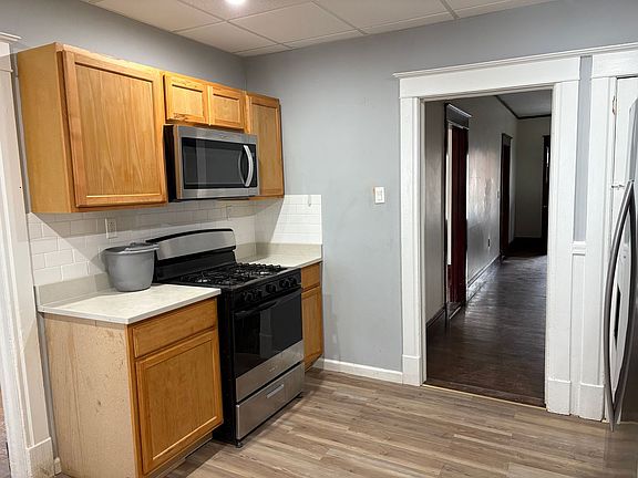 2nd image of 245-247-249 Francis Ave #247
