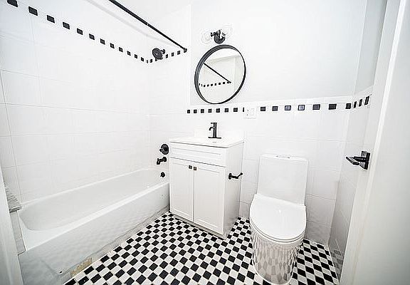 5th image of 470 Pulaski St #1C