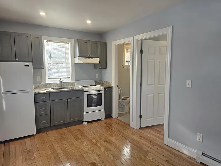 182 Sea St #4 — Photo 21