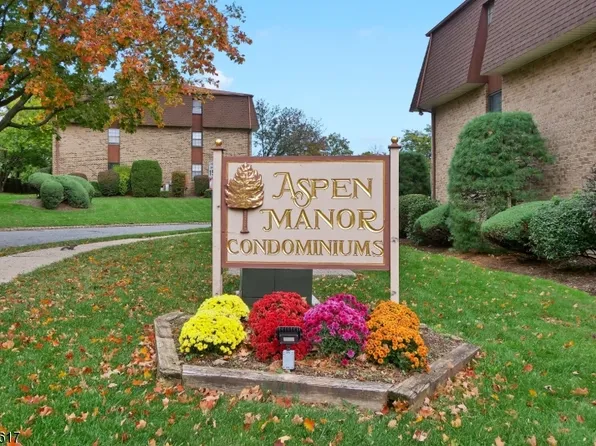 296B Alpine Way BLDG 25 #B, Woodbridge Twp., NJ 07095