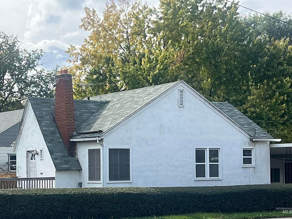 2nd image of 703 8th Ave S