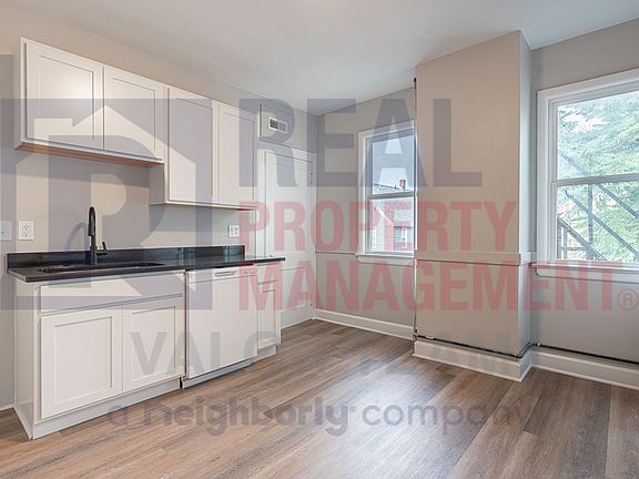 4th image of 1930 Coltman Rd APT 3