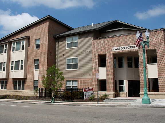 4th image of 515 5th St NW #207