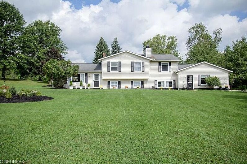 1st image of 10998 Meadow Ln