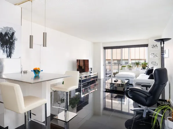 132 East 35th Street image 1 of 9