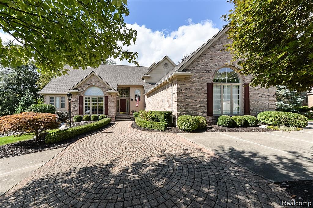 21455 Chase Dr, Novi, MI 48375 Zillow