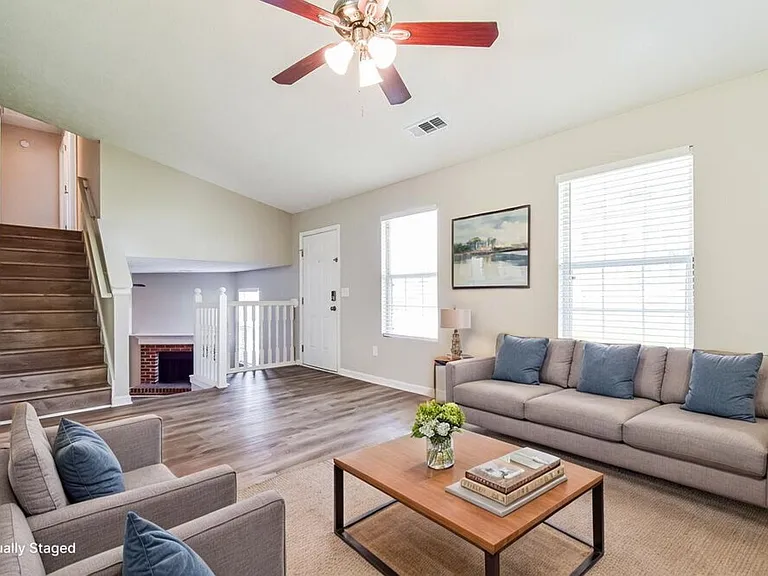 6149 Raleigh Oaks Ct — Photo 4
